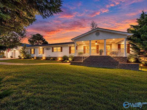 1816 Adamsburg Rd E, Fort Payne, AL 35967