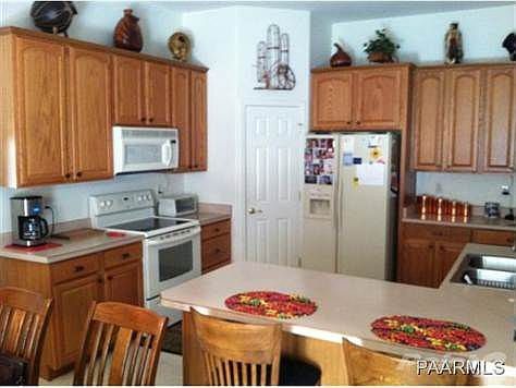 Kitchen with Breakfast Bar!
