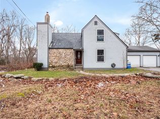 225 Leger Ln, Tiverton, RI 02878