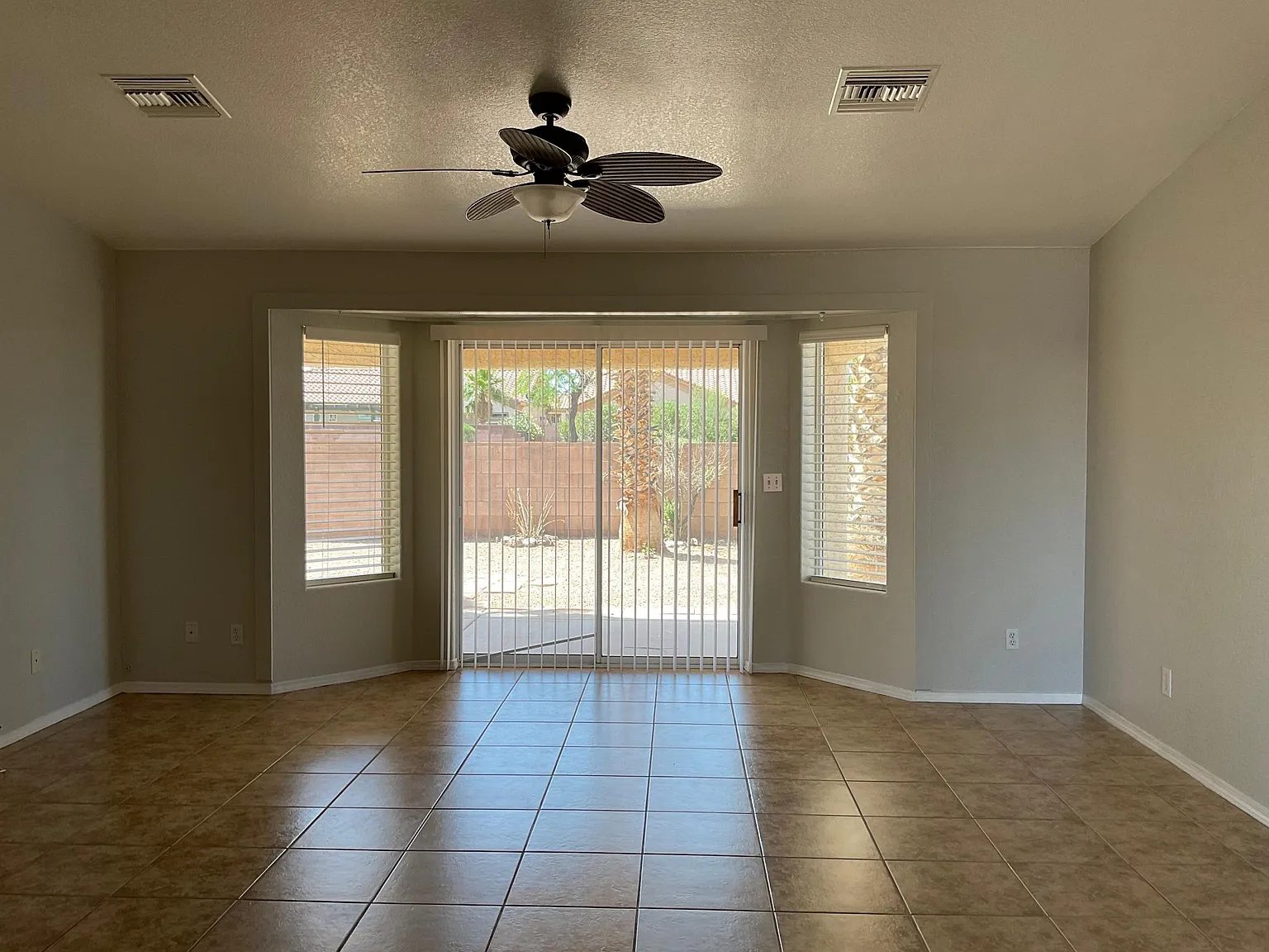 3 bed, 1263 sqft, $1,875 — Photo 3