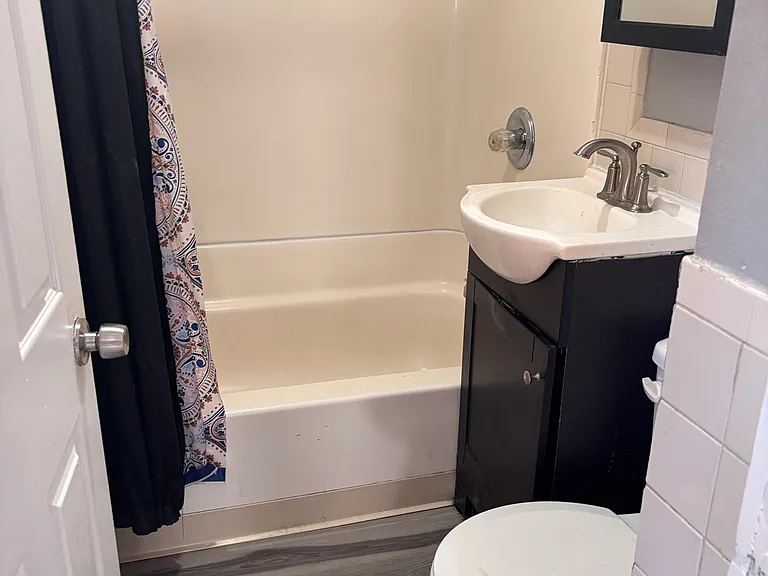18 Esther St #3 — Photo 7
