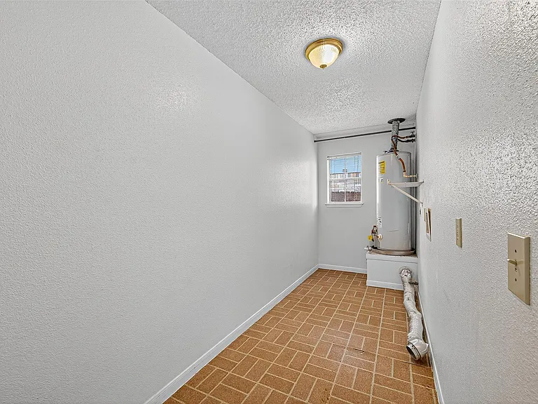 4514 Treasure Trl — Photo 13