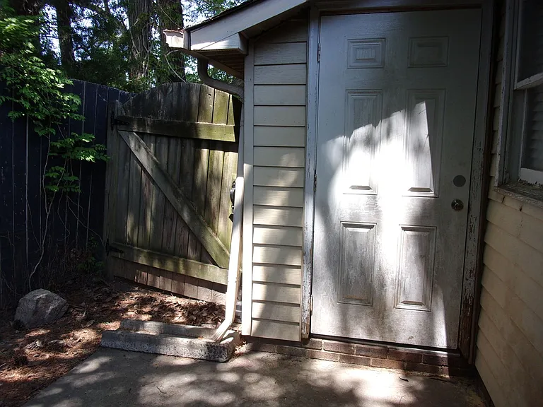 589 Cedarvilla Dr — Photo 15