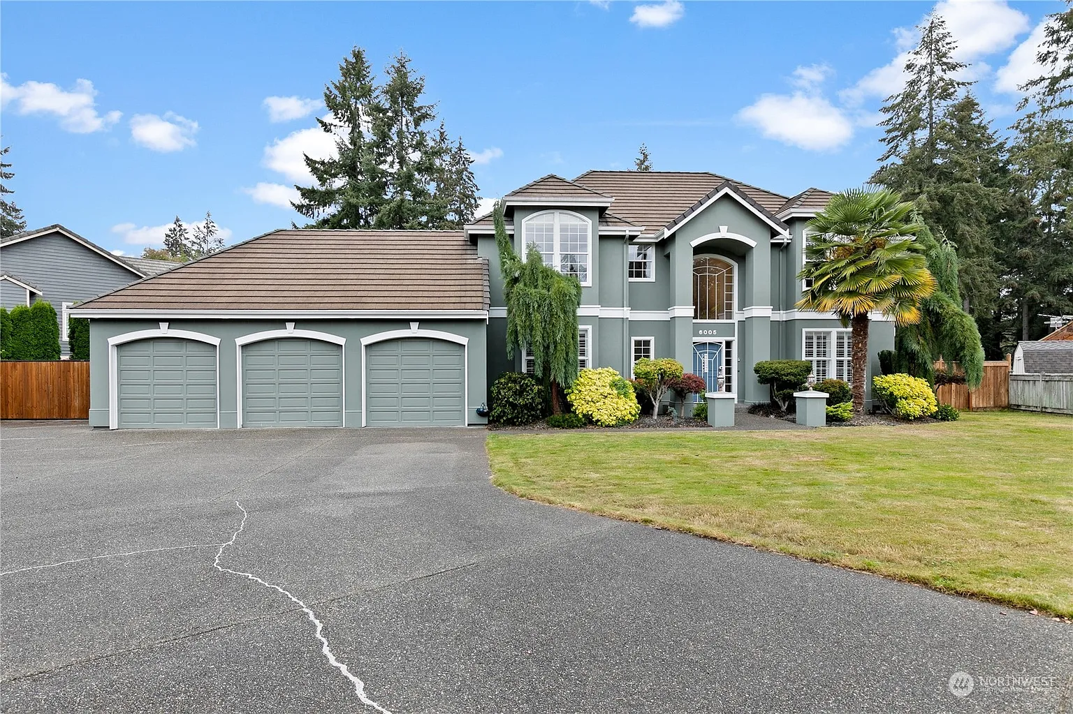 6005 Alameda Way W photo 1