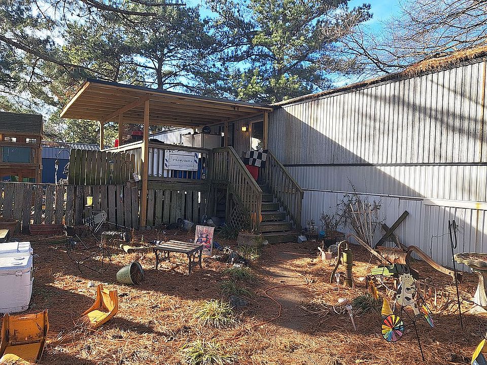 1st image of 535 Monument Rd