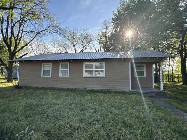 106 Vaughn St, Clarksville, AR 72830
