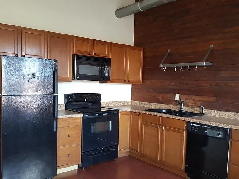 915 Decatur St #F — Photo 20