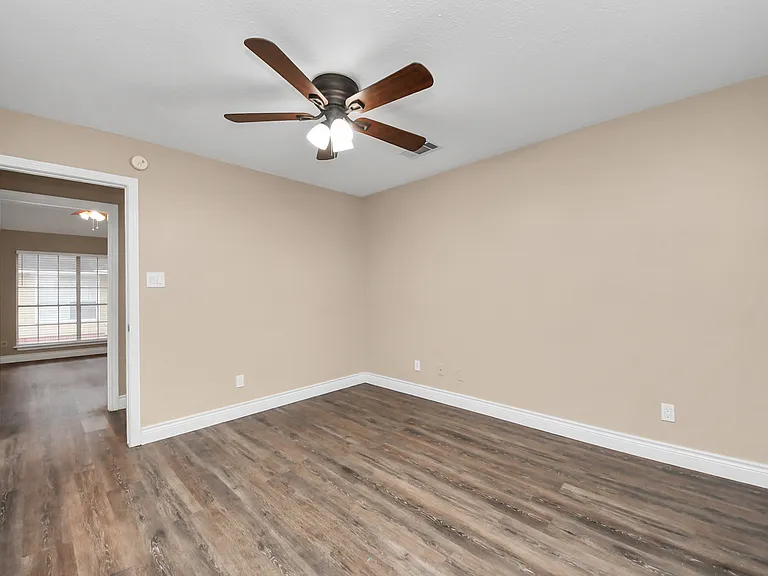 1163 Lovett St — Photo 36