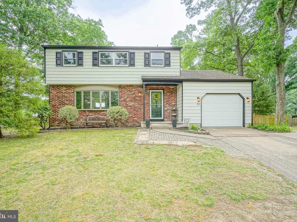 33 Gray Birch Rd, Turnersville, NJ 08012