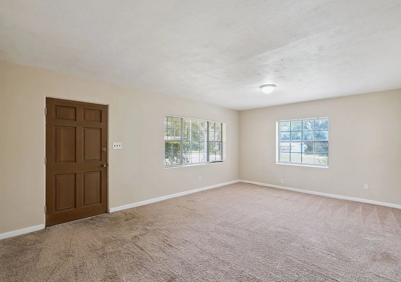 3 BR / 1.5 BA Home In Winter Park — Photo 2