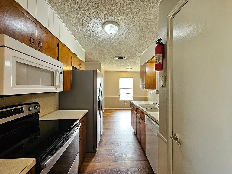 4508 Tanglewood Cir — Photo 10