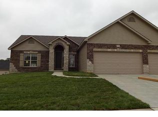 212 Lonepine Dr, Wentzville, MO 63385