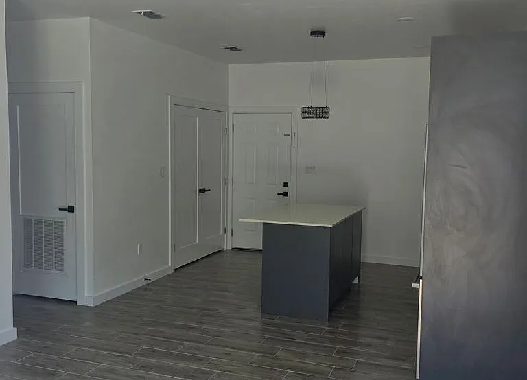 11409 N 25th St #4 — Photo 6