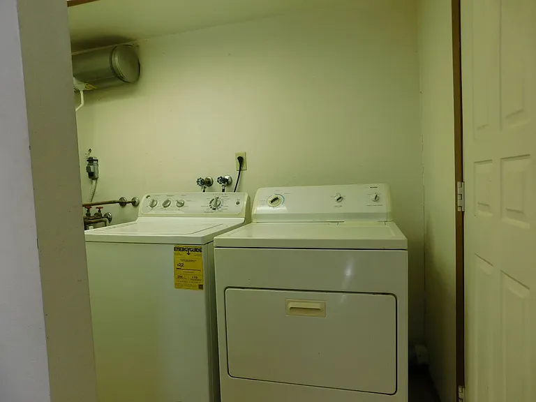 568 Dawn Ct — Photo 8