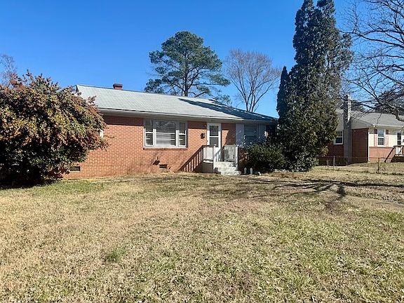 2nd image of 823 Faye St