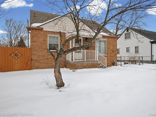 18890 Birmingham St, Roseville, MI 48066