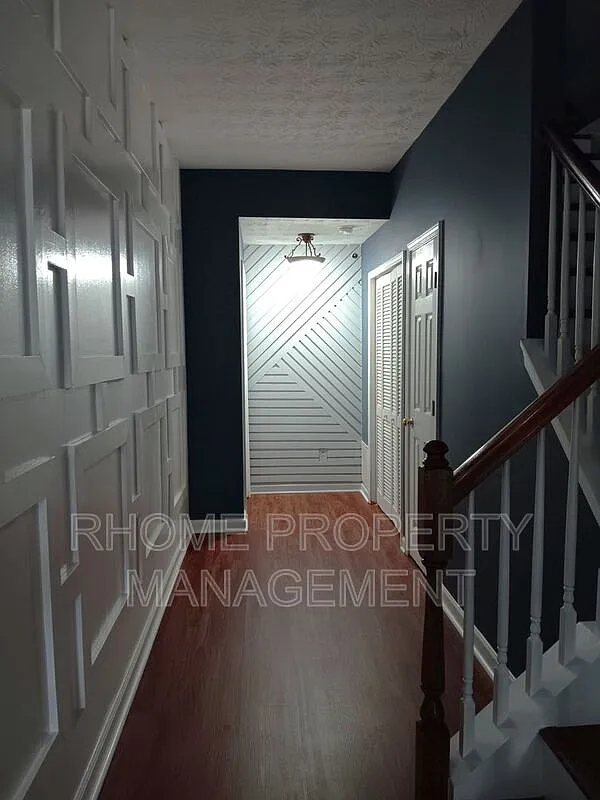 4 bed, 4.0 bath, 1496 sqft, $2,400 — Photo 2
