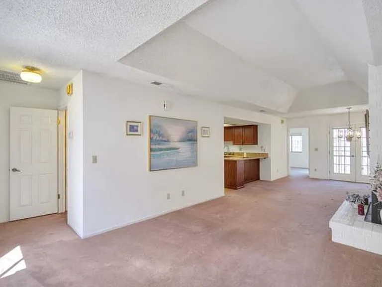 1834 Camino Verde Ln — Photo 5