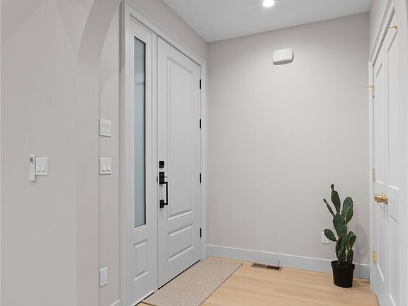 4th image of 32 Bramble Way