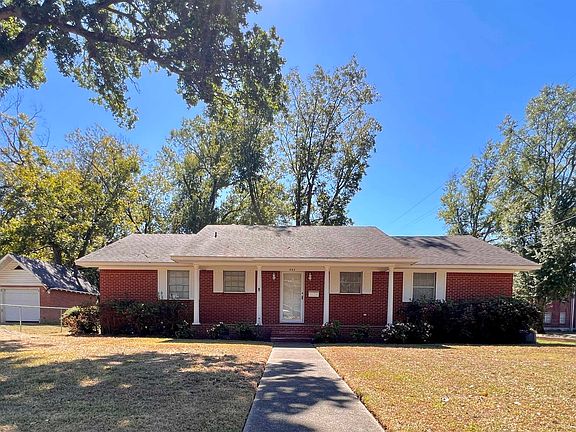 2nd image of 203 Pine Bluff St