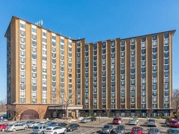 1 Renaissance Pl Unit 808, Palatine, IL 60067