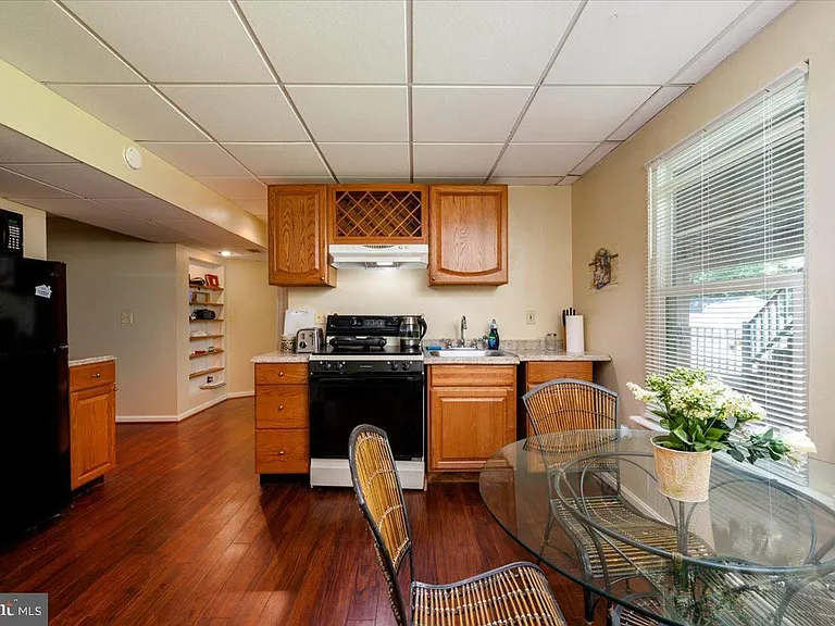 7403 Old Chapel Dr — Photo 8