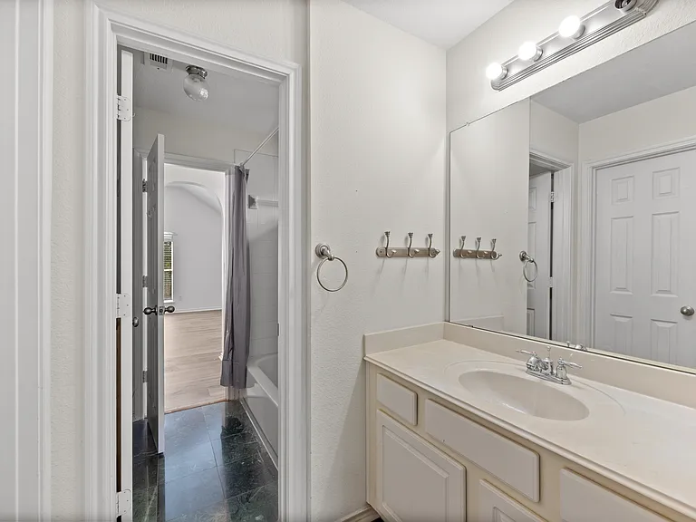 5544 Clay Ct — Photo 17