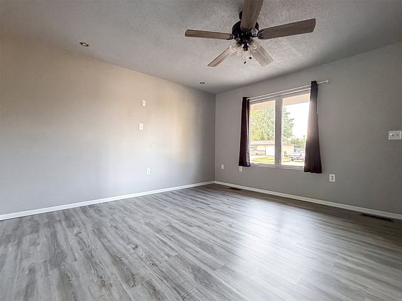 2nd image of 2403 Diane Dr