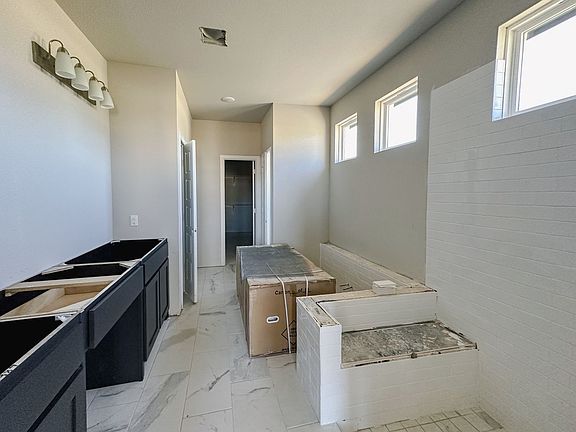Under Construction Owner s Suite 809 Lemmon Lane in Overland Grove