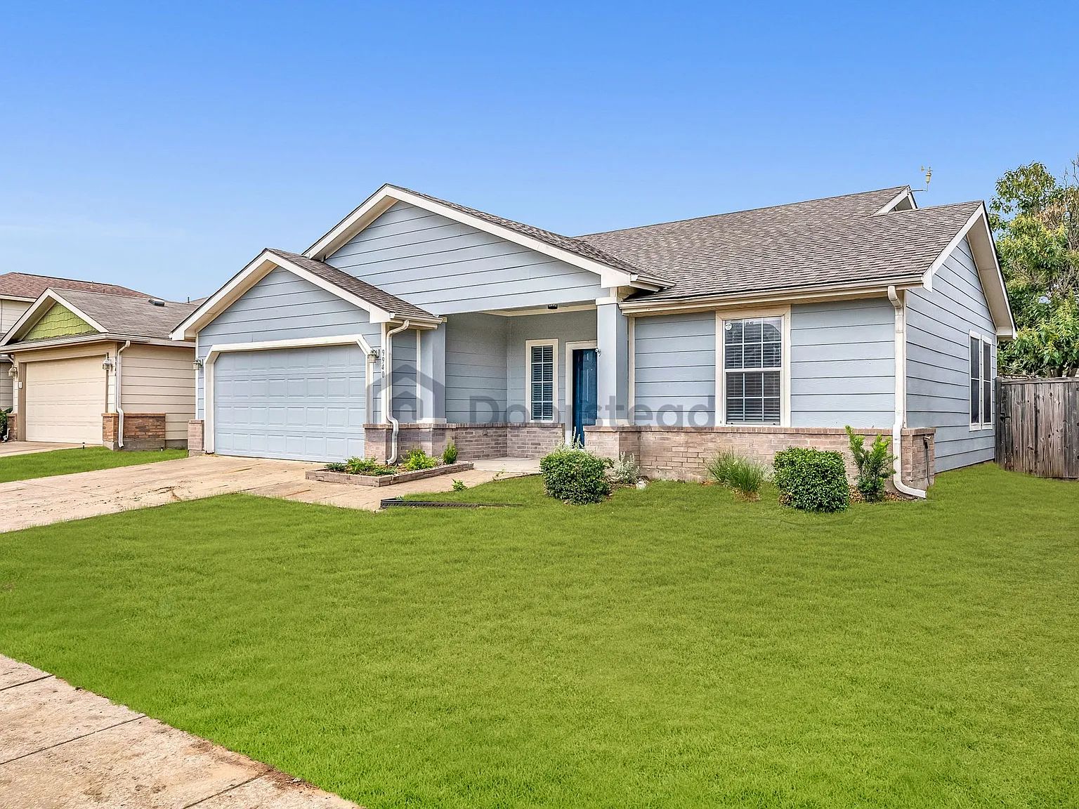 3 bed, 2.0 bath, 1700 sqft, $2,200 — Photo 4