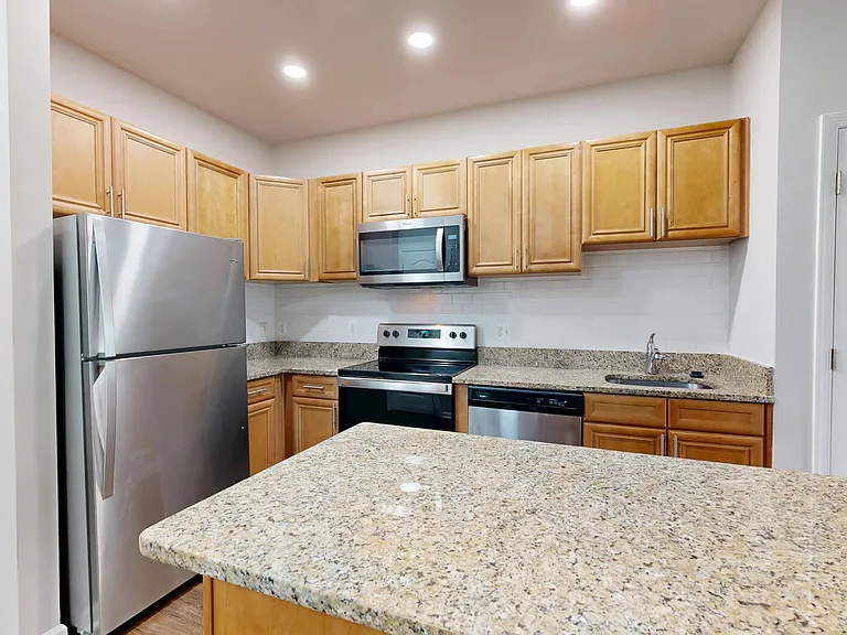 Signal Hill Apartment Homes — Photo 49