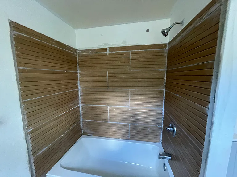 Bathroom ceramic tile