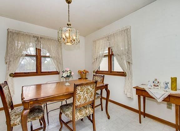 Informal dining area off the kitchen