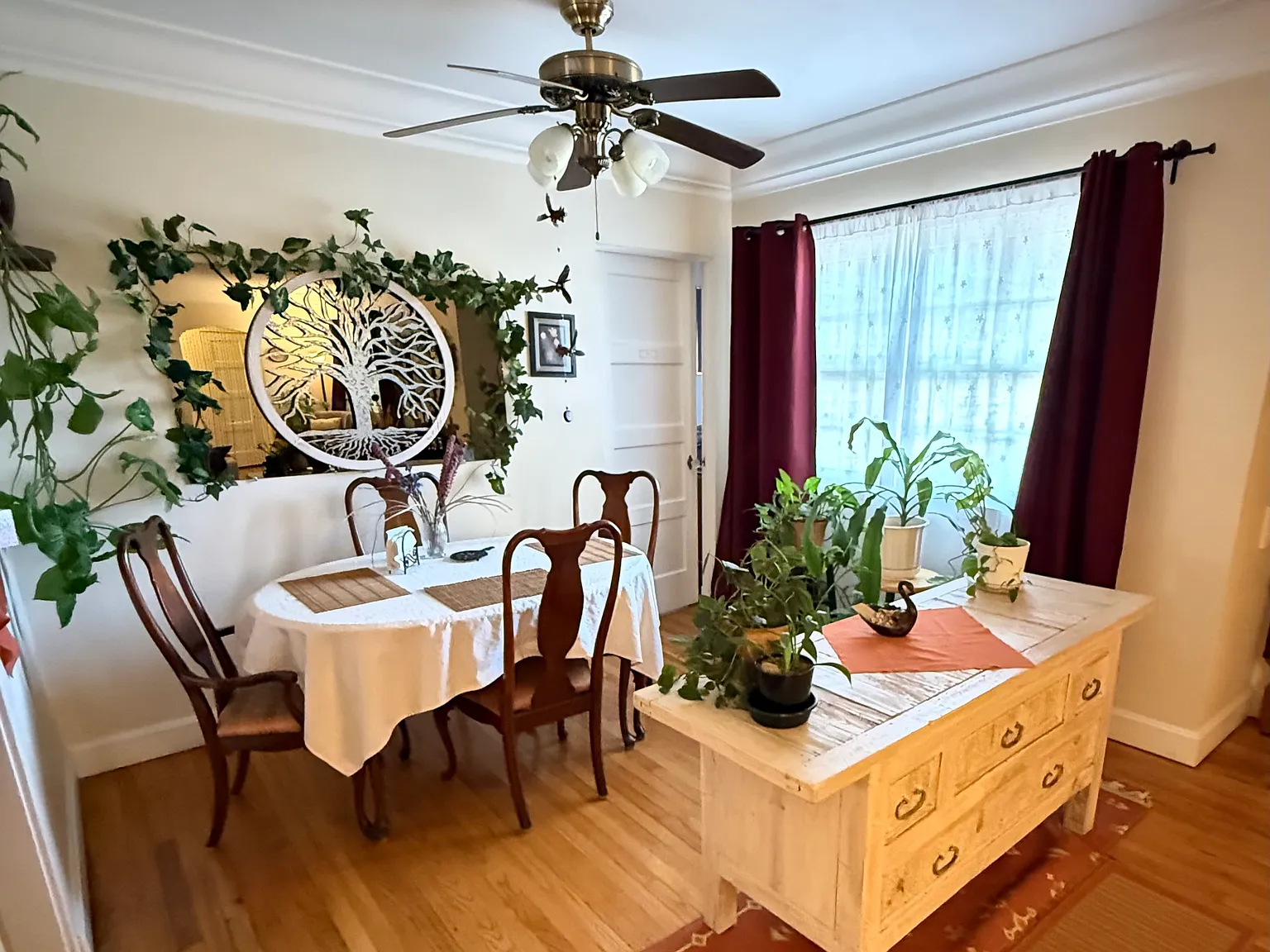 3 bed, 1336 sqft, $795 — Photo 3