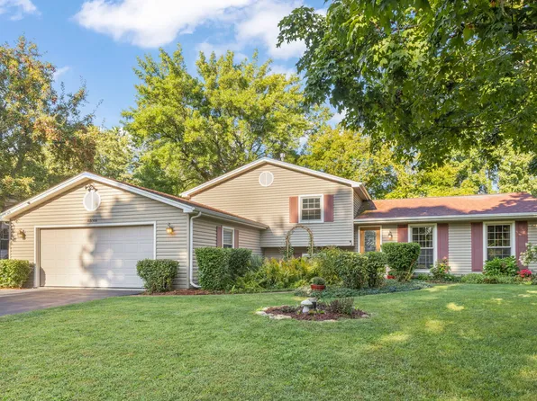 10S506 Whittington Ln, Naperville, IL 60564