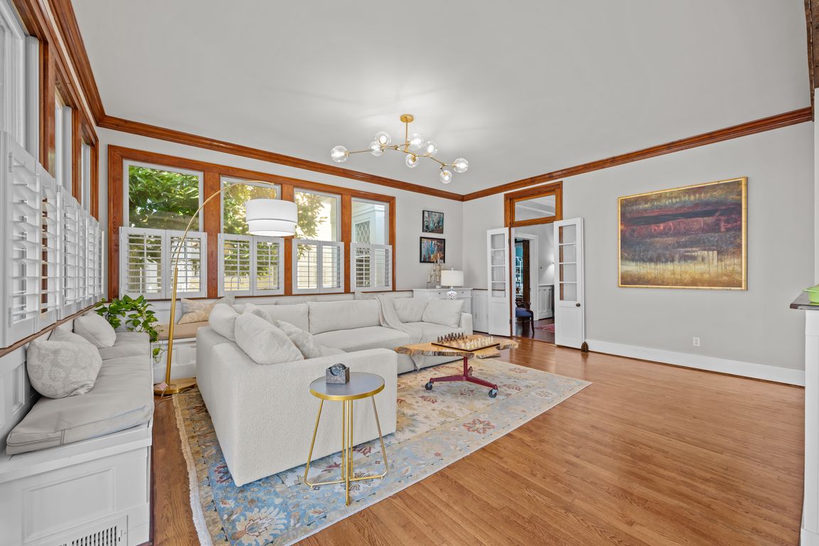 next background image