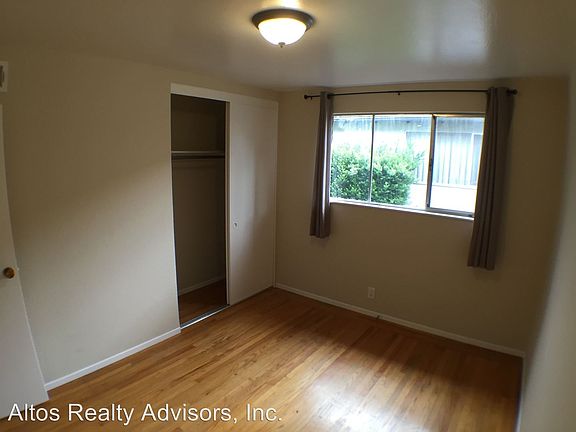 4th image of 2724 Barkley Ave