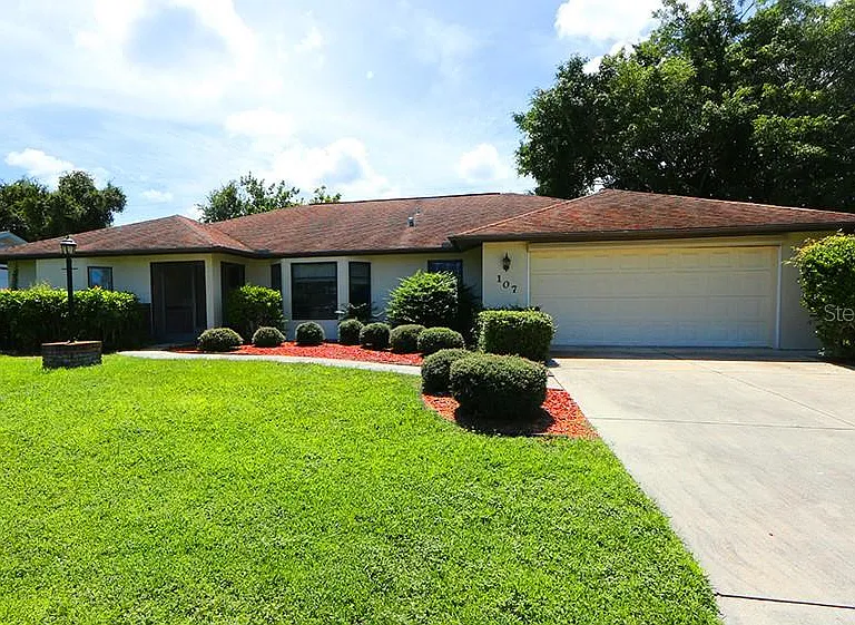 147 Hourglass Dr — Photo 3
