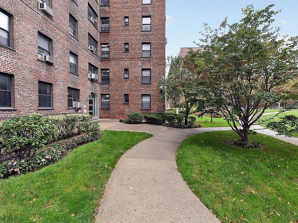 1st image of 26 16th Ave Unit 4