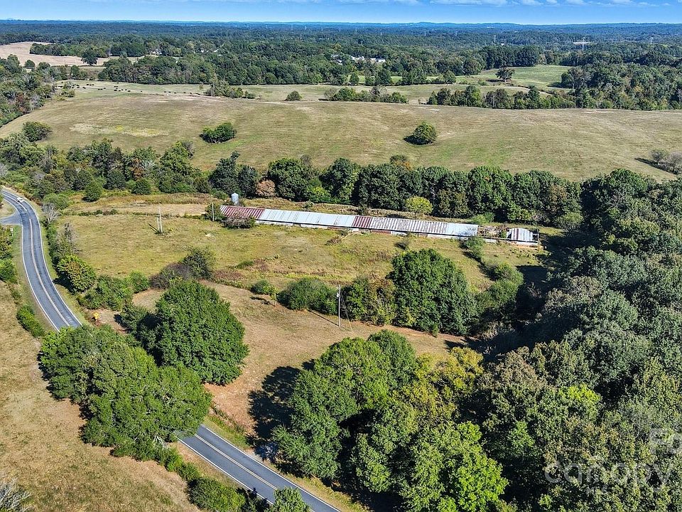 2nd image of 2686 Love Mill Rd