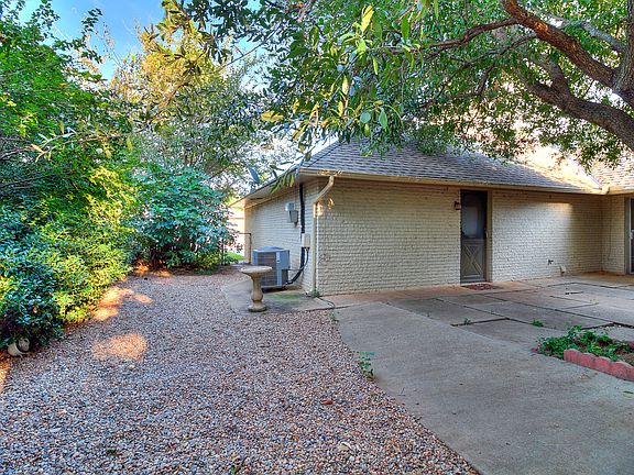 2nd image of 12401 Green Valley Dr