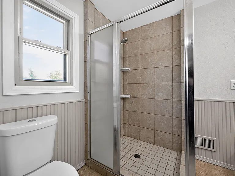 6611 Textile Rd — Photo 41