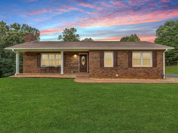 800 Kingston Rd, Wirtz, VA 24184