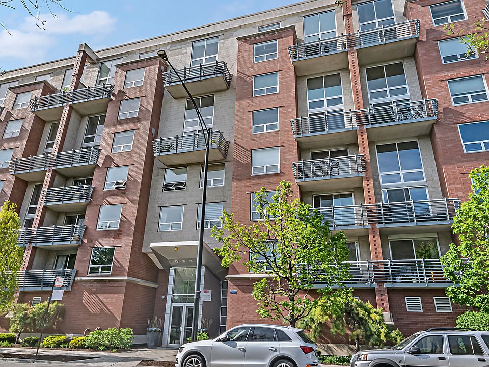1st image of 1100 W Montrose Ave APT 703