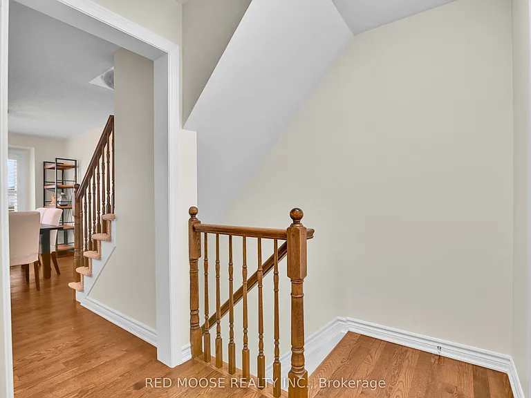 373 Sweetfern Cres — Photo 8