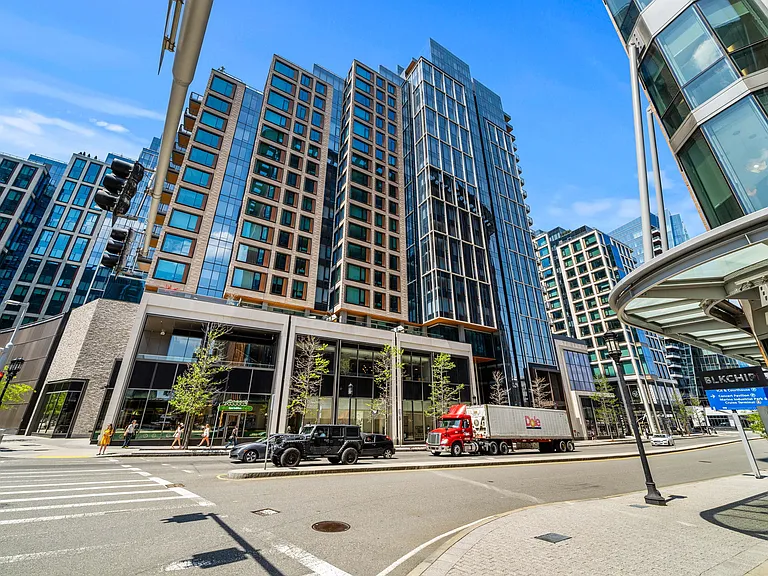 135 Seaport Blvd #705 — Photo 43