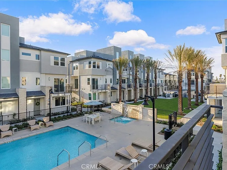1319 W Cara Dr — Photo 16