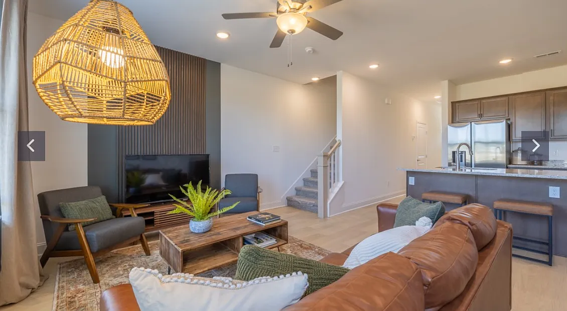 3 bed, 2.5 bath, 1471 sqft, $2,100 — Photo 4