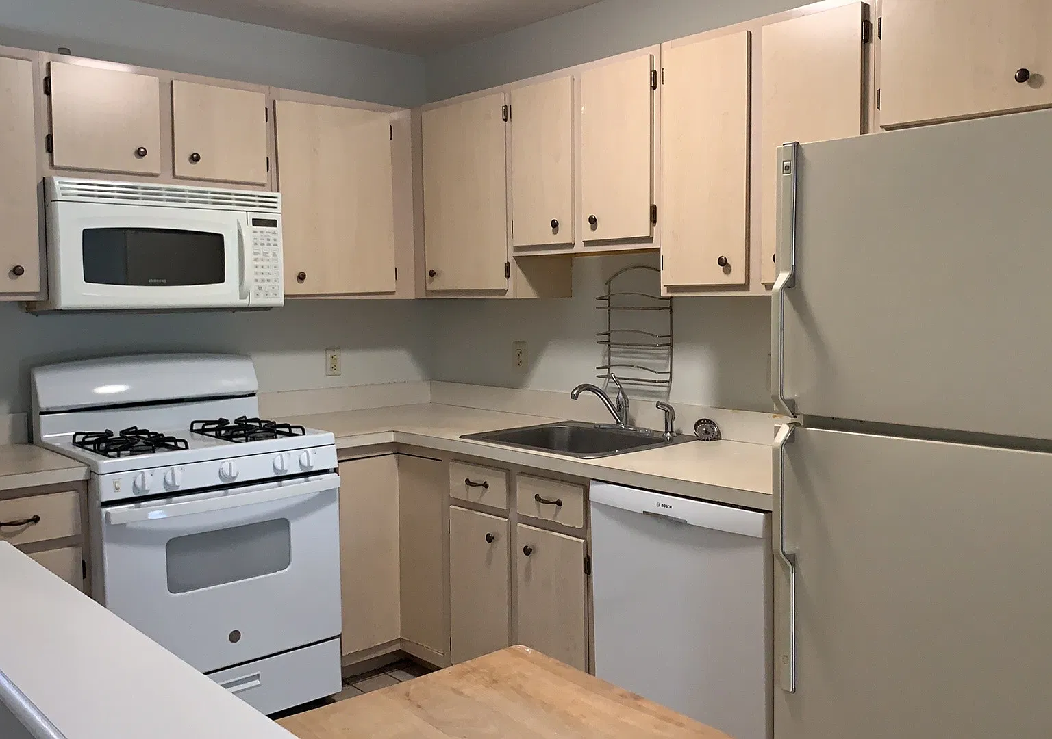 2 bed, 2.5 bath, 1400 sqft, $2,400 — Photo 4