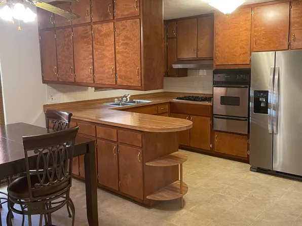 (undisclosed Address), Fairview Heights, IL 62208